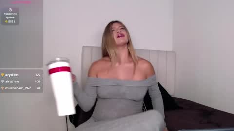 Alessandra Bloom online show from 04-11-26, 07:45