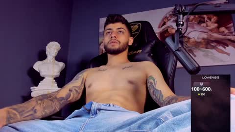 Snapshot of alessandro_duty chatting on 01-16-25, 12:02 Alessandro INDEPENDENT MODEL online show from 01-16-25, 12:02