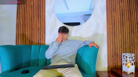 Alessandro Dybala online show from 10-12-25, 12:37