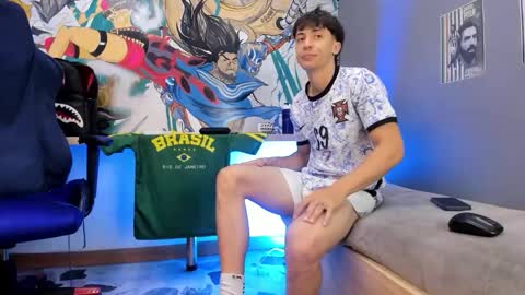 Alessandro Dybala online show from 10-23-25, 12:48