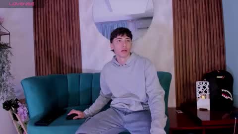 Alessandro Dybala online show from 11-09-25, 12:25