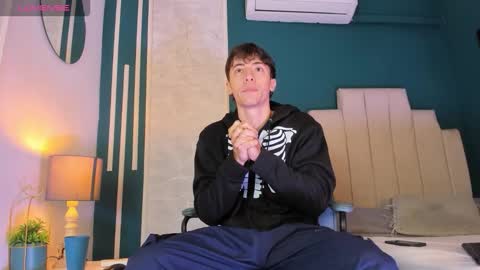 Alessandro Dybala online show from 12-21-25, 12:45