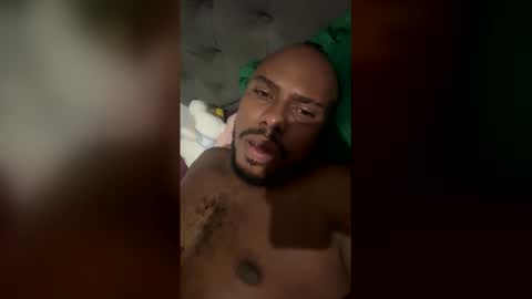 Snapshot of alessandro_hamed chatting on 06-01-26, 02:24 alessandro hamed online show from 06-01-26, 02:24