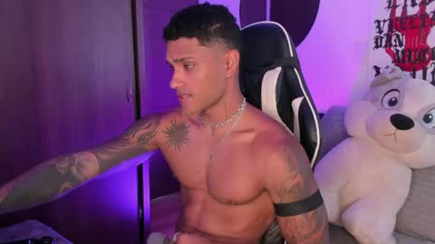 Snapshot of alessandro_vanni chatting on 06-14-26, 03:47 Alessandro Vanni online show from 06-14-26, 03:47