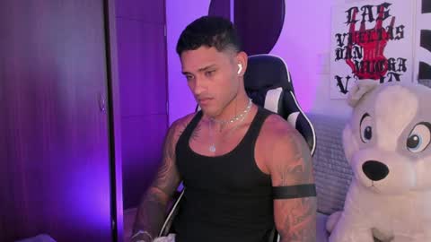 Snapshot of alessandro_vanni chatting on 06-16-26, 02:19 Alessandro Vanni online show from 06-16-26, 02:19