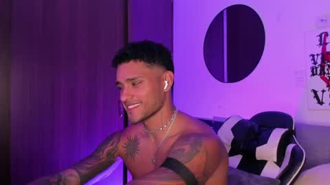 Snapshot of alessandro_vanni chatting on 07-05-26, 04:19 Alessandro Vanni online show from 07-05-26, 04:19