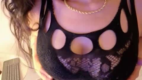 Snapshot of alessia_gold chatting on 03-02-26, 01:07 Alessia online show from 03-02-26, 01:07