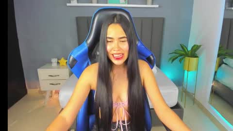 A L E S S I A online show from 02-05-25, 09:07