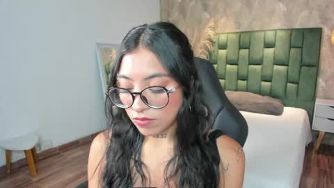 Snapshot of alessia_storm_ chatting on 05-05-26, 03:03 Alessia online show from 05-05-26, 03:03