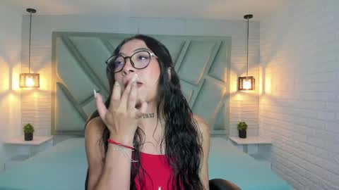 Snapshot of alessia_storm_ chatting on 05-10-26, 04:28 Alessia online show from 05-10-26, 04:28