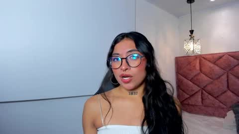 Snapshot of alessia_storm_ chatting on 05-14-26, 10:55 Alessia online show from 05-14-26, 10:55
