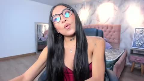 Snapshot of alessia_storm_ chatting on 05-17-26, 02:09 Alessia online show from 05-17-26, 02:09