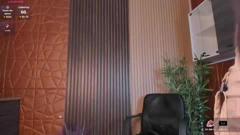 Snapshot of alessia_taylorr chatting on 01-19-25, 05:49 Alessia Everyday From 0530 to 1430 Col Time online show from 01-19-25, 05:49