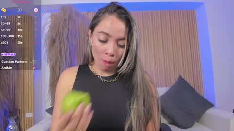 Snapshot of alessia_taylorr chatting on 02-06-25, 11:54 Alessia Everyday From 0530 to 1430 Col Time online show from 02-06-25, 11:54