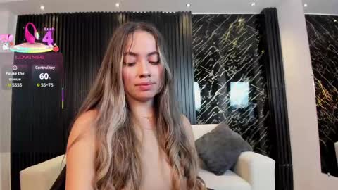 Snapshot of alessia_taylorr chatting on 02-24-25, 11:54 Alessia Everyday From 0530 to 1430 Col Time online show from 02-24-25, 11:54