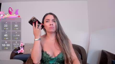 Snapshot of alessia_taylorr chatting on 02-25-25, 06:20 Alessia Everyday From 0530 to 1430 Col Time online show from 02-25-25, 06:20