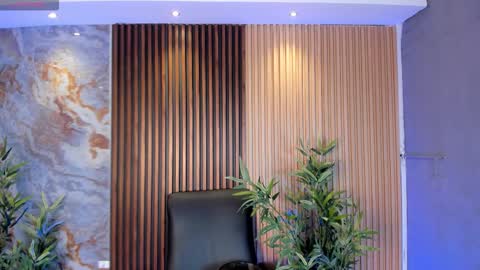 Snapshot of alessia_taylorr chatting on 09-30-25, 12:21 Alessia Everyday From 0530 to 1430 Col Time online show from 09-30-25, 12:21