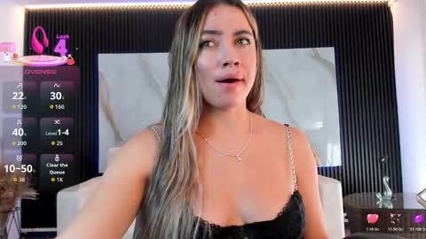 Snapshot of alessia_taylorr chatting on 10-28-25, 01:58 Alessia Everyday From 0530 to 1430 Col Time online show from 10-28-25, 01:58