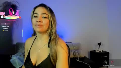 Snapshot of alessia_taylorr chatting on 10-29-25, 12:18 Alessia Everyday From 0530 to 1430 Col Time online show from 10-29-25, 12:18