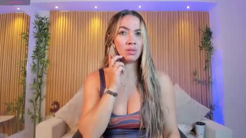 Snapshot of alessia_taylorr chatting on 10-30-25, 01:01 Alessia Everyday From 0530 to 1430 Col Time online show from 10-30-25, 01:01