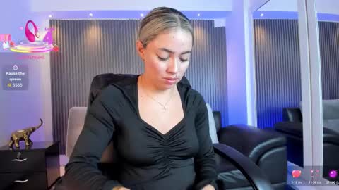 Snapshot of alessia_taylorr chatting on 12-18-25, 12:22 Alessia Everyday From 0530 to 1430 Col Time online show from 12-18-25, 12:22