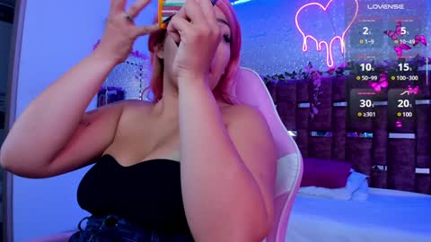 Snapshot of alessiadouce chatting on 02-06-25, 08:45 Alessia online show from 02-06-25, 08:45