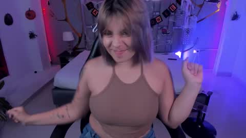 Snapshot of alessiadouce chatting on 10-30-25, 04:47 Alessia online show from 10-30-25, 04:47