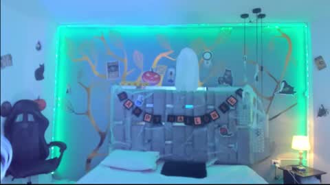 Snapshot of alessiadouce chatting on 10-31-25, 04:57 Alessia online show from 10-31-25, 04:57