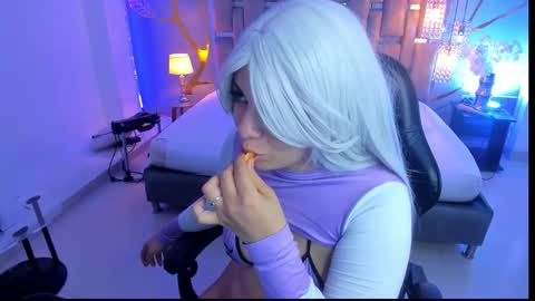 Snapshot of alessiadouce chatting on 11-07-25, 04:34 Alessia online show from 11-07-25, 04:34