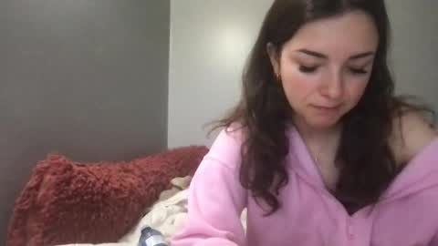 Alessia Snow online show from 11-16-25, 12:05