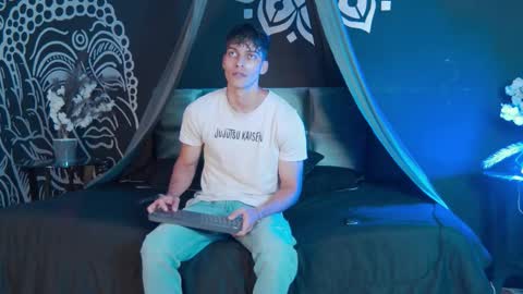 Snapshot of alessiovitale chatting on 11-07-25, 01:00 Alessio online show from 11-07-25, 01:00