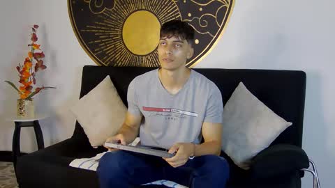 Snapshot of alessiovitale chatting on 11-14-25, 12:04 Alessio online show from 11-14-25, 12:04