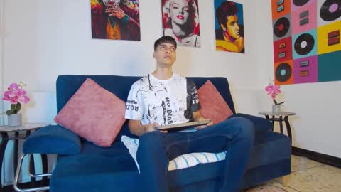 Snapshot of alessiovitale chatting on 11-18-25, 12:09 Alessio online show from 11-18-25, 12:09