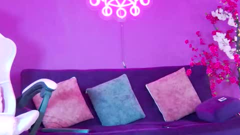 Snapshot of alessiovitale chatting on 11-24-25, 12:05 Alessio online show from 11-24-25, 12:05