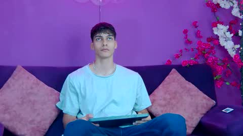 Snapshot of alessiovitale chatting on 11-29-25, 12:08 Alessio online show from 11-29-25, 12:08