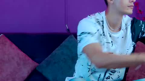 Snapshot of alessiovitale chatting on 11-30-25, 01:37 Alessio online show from 11-30-25, 01:37