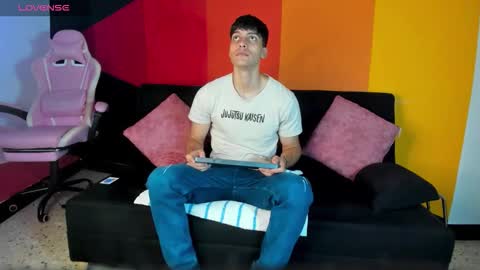 Snapshot of alessiovitale chatting on 12-02-25, 11:59 Alessio online show from 12-02-25, 11:59