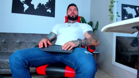 Snapshot of alessrose22 chatting on 02-19-26, 08:05 Aless Rose online show from 02-19-26, 08:05