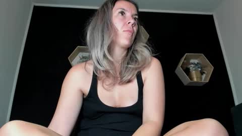 alesys69 online show from 10-18-25, 10:21