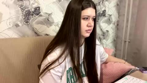 Aletta Oushen online show from 02-17-25, 11:44