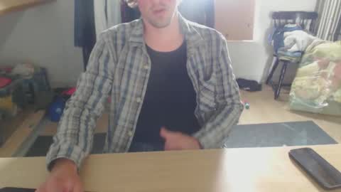 Snapshot of alettaoceanftw chatting on 05-19-26, 01:17 AlettaOceanFtw online show from 05-19-26, 01:17