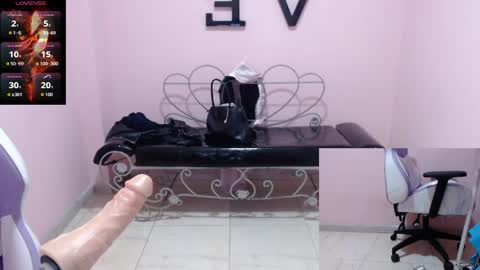 Snapshot of aleusa_ chatting on 05-18-26, 06:47 PVT 12TK 9AM - 9PM COLOMBIA online show from 05-18-26, 06:47