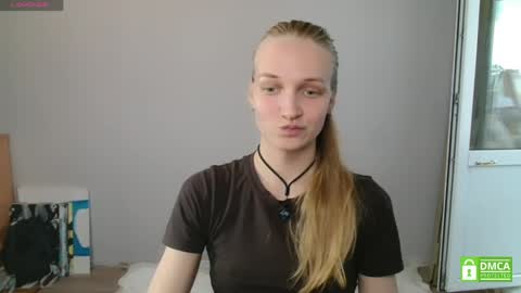 Snapshot of alex626506 chatting on 05-26-26, 02:35 Alex online show from 05-26-26, 02:35