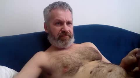 Snapshot of alex80581 chatting on 04-27-26, 01:53 Alexey online show from 04-27-26, 01:53
