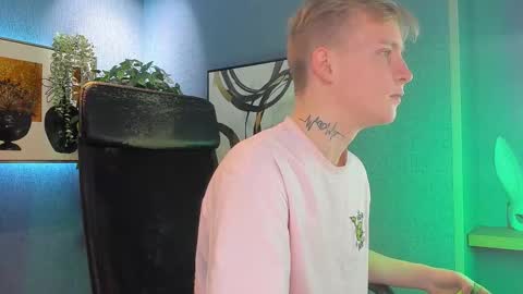 Snapshot of alex__sweet chatting on 11-16-25, 06:52 your Alex online show from 11-16-25, 06:52