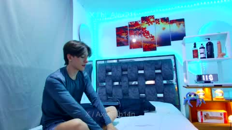 Snapshot of alex_and_fabian chatting on 04-21-26, 03:46 sneider online show from 04-21-26, 03:46