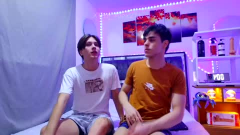 Snapshot of alex_and_fabian chatting on 04-27-26, 02:20 sneider online show from 04-27-26, 02:20
