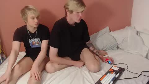 Alex  miller  and Oliver sweet  online show from 05-26-26, 01:12