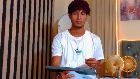 Snapshot of alex_bloom_ chatting on 07-25-26, 07:22 Alexander online show from 07-25-26, 07:22