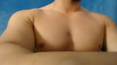 Snapshot of alex_blu chatting on 06-13-26, 04:05 Alex online show from 06-13-26, 04:05
